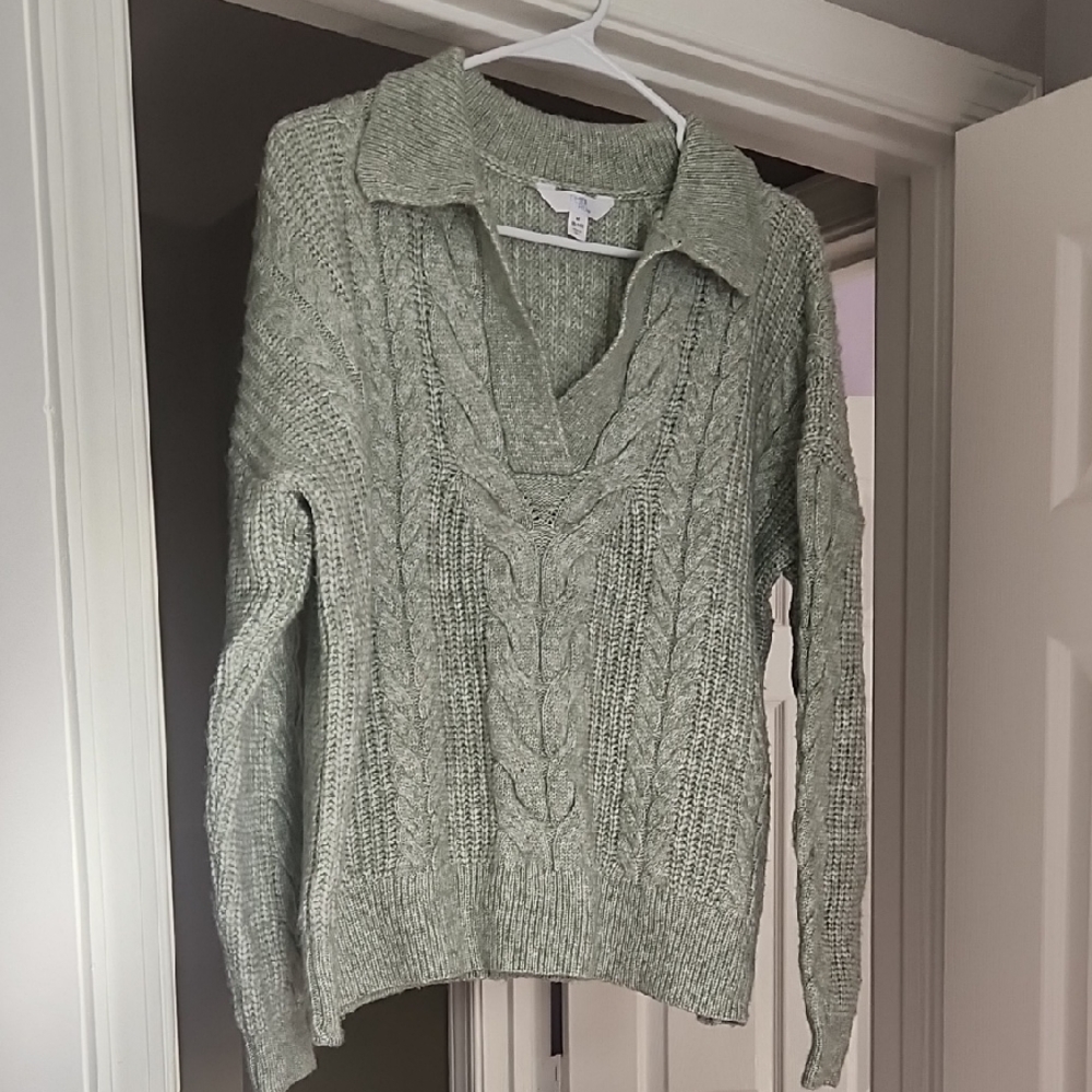Time and Tru V-Neck Sweater - Soft Green